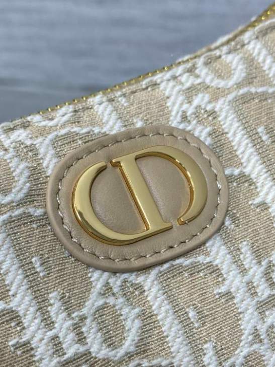 Picture of Dior Handbags _SKUfw242188427fw